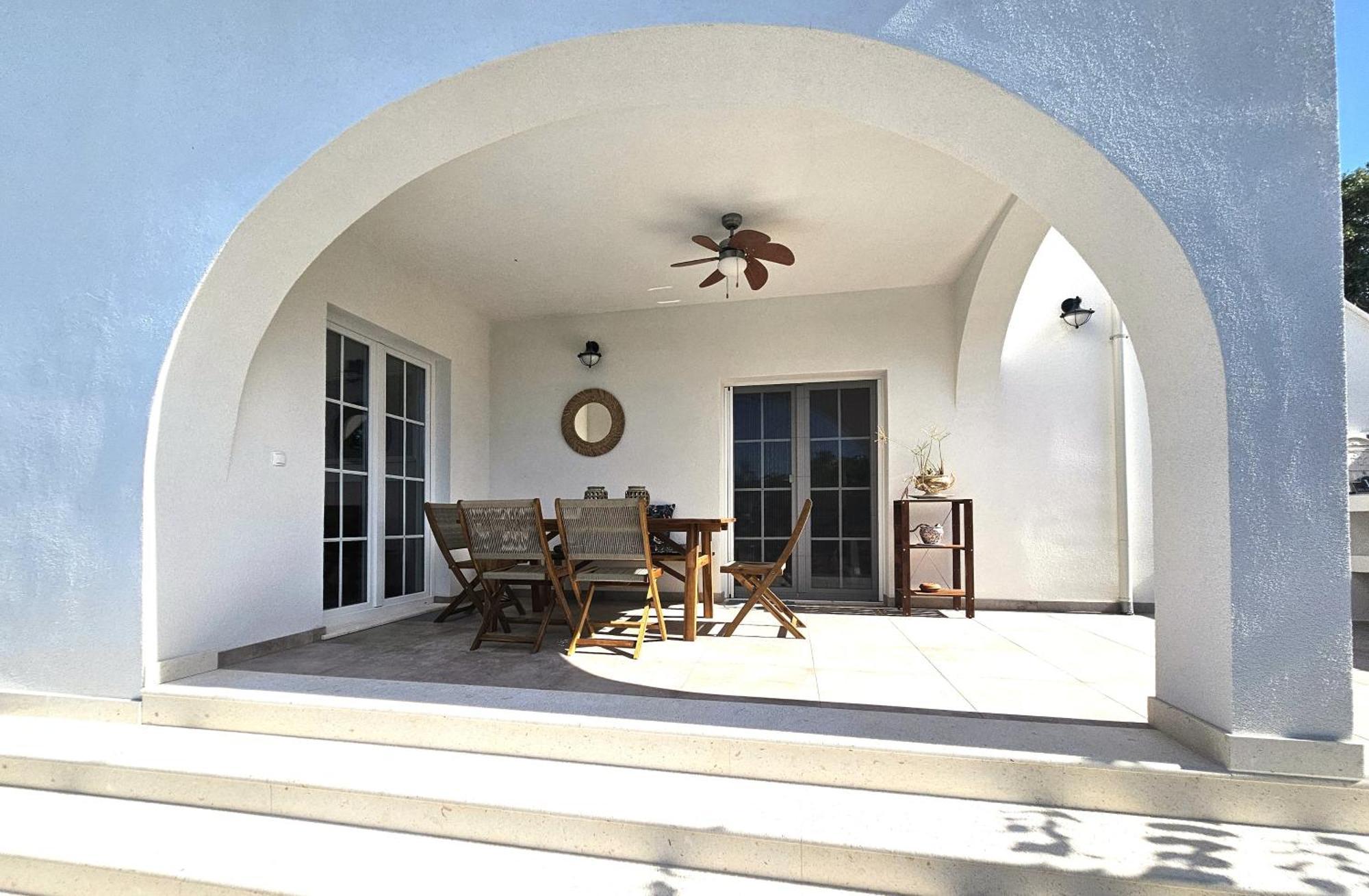 The Three Flowers Pool House تروغير المظهر الخارجي الصورة