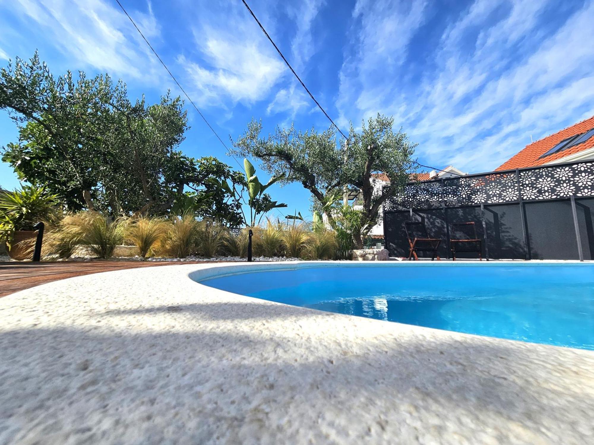 The Three Flowers Pool House تروغير المظهر الخارجي الصورة