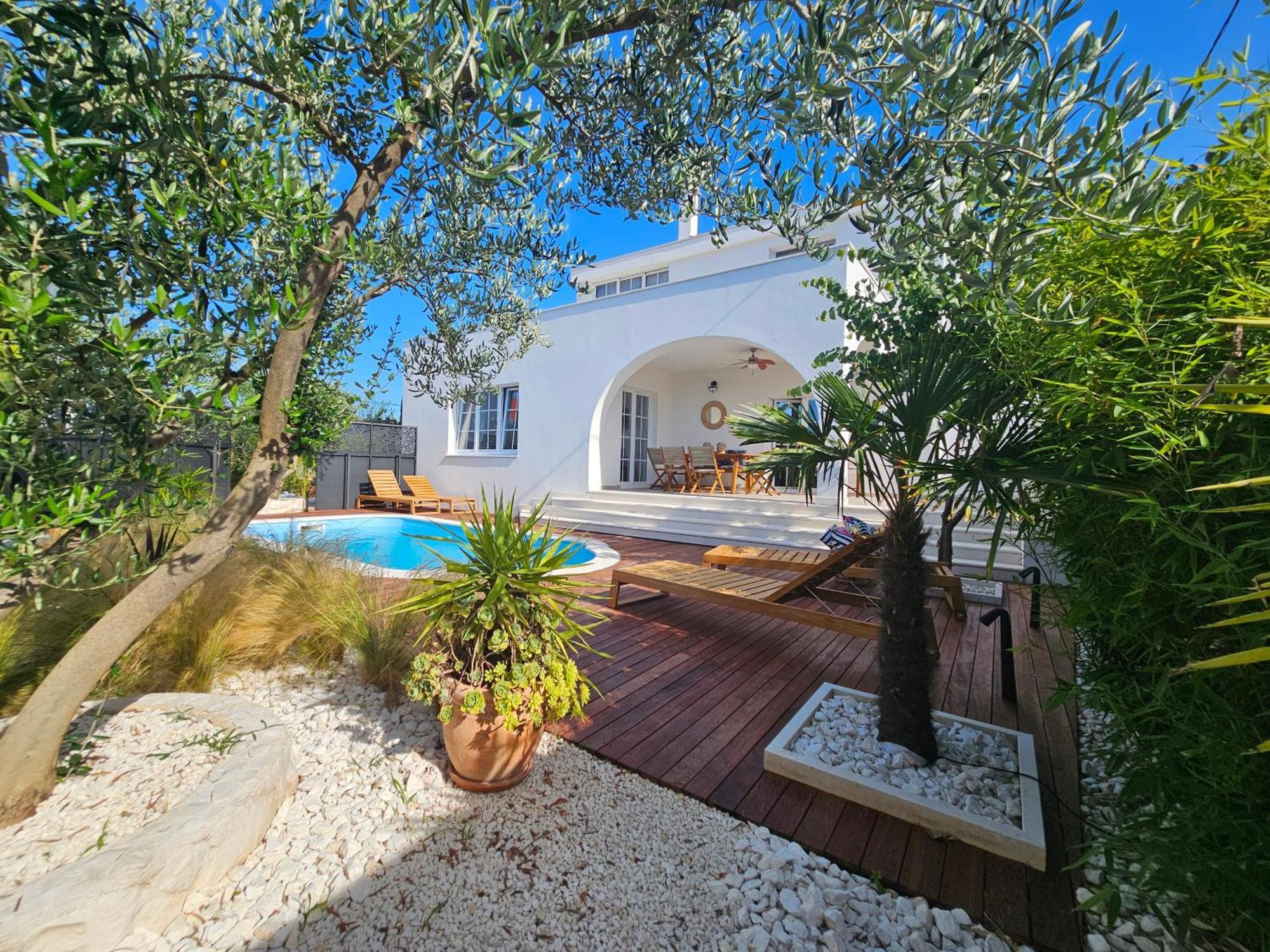 The Three Flowers Pool House تروغير المظهر الخارجي الصورة